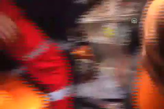 İnsanlar içindeyken evlerini yıktılar