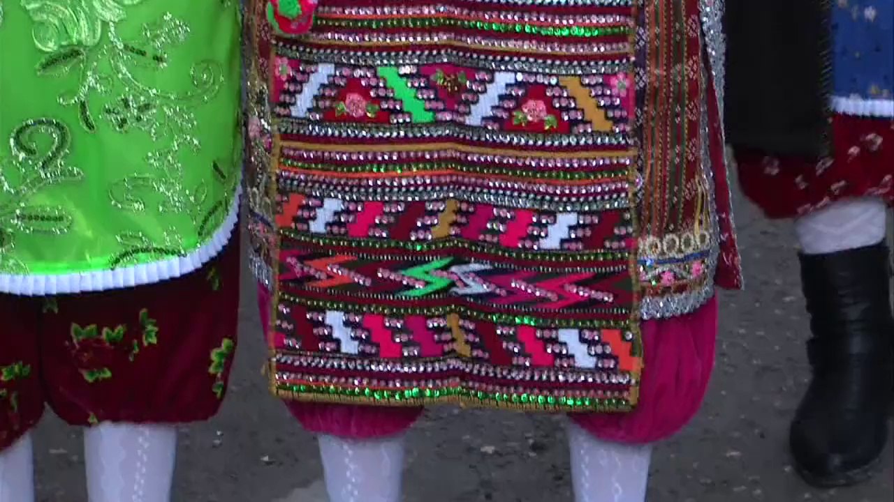 Bulgariens unbekannte Minderheit: Pomaken feiern Winter-Hochzeit