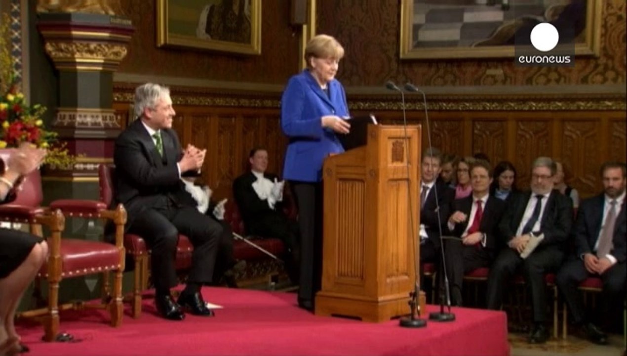Angela Merkel parle d'Europe au parlement britannique