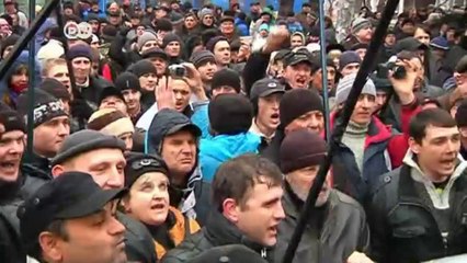 Pro-Russian gunmen take over Crimea parliament | Journal
