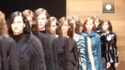 Haute couture : défilés Guy Laroche, Dries Van Noten et Corrie Nielsen à Paris