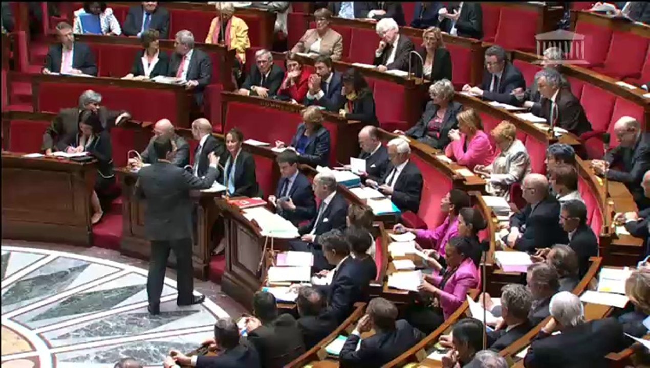 [ARCHIVE] Rythmes scolaires : réponse de Benoît Hamon au député Yves Jégo lors des questions au Gouvernement à l'Assemblée nationale, le 9 avril 2014