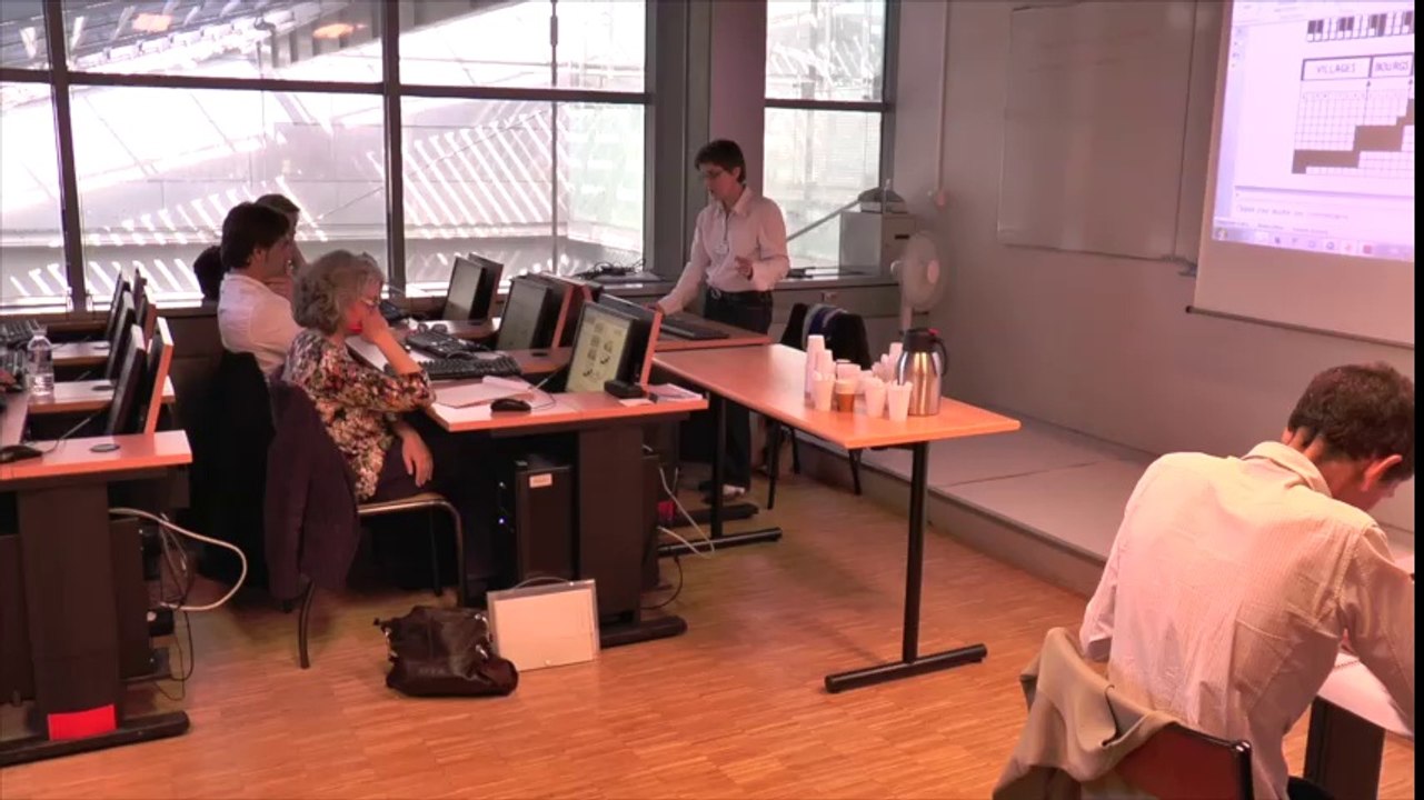 Décryptagéo Les Rencontres - La matrice Bertin expliquée par Béatrice Ariaux au cours de la master-lcass Analyse spatiale
