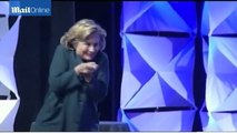 VIDEO- Woman throws shoe at Hillary Clinton - nunn.asia