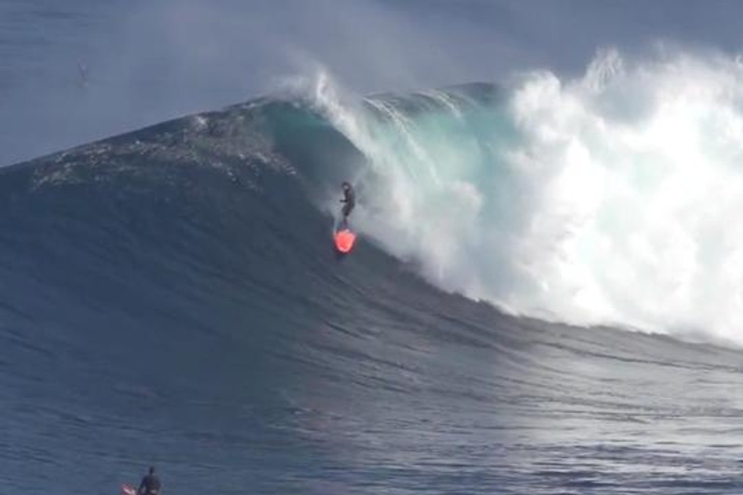 Dakine present BACKSTAGE @ JAWS - Surf