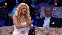 AVE MARIA in good sound by Mirusia Louwerse with André Rieu (2008).