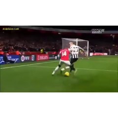 Walcott'tan Messi vari hareketler ve gol...
