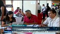 Venezuela: Arreaza se reúne con gobernadores y alcaldes opositores
