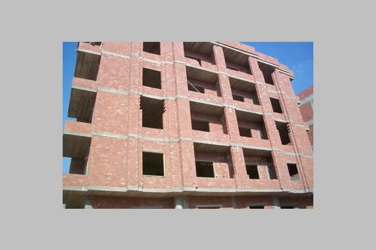 شقة نصف تشطيب للبيع بالبنفسج عمارات القاهرة الجديدة