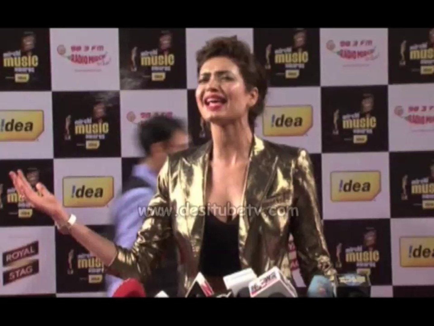 Karishma Tanna(Rani Pari) looking hot & sizzling at mirchi music awards -  video Dailymotion