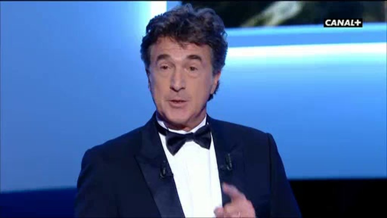 François Cluzet tacle Alain Delon et le MEDEF en ouverture des César 2014
