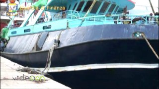 Trasportavano 18 tonnellate di hashish su due pescherecci, arrestati 25 scafisti a largo di Pantelleria