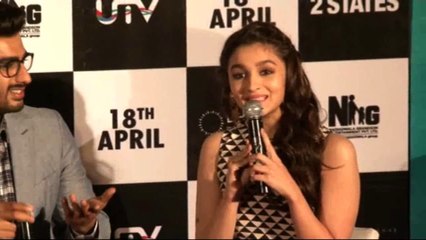 Ohlala...Karan enjoys watching kissing scene
