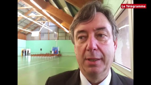 Plouguernével (22). Jean-Yves Le Drian apporte son soutien aux PME