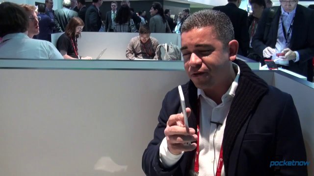 HTC Desire 816 vs Galaxy Note 3, size comparison - MWC 2014