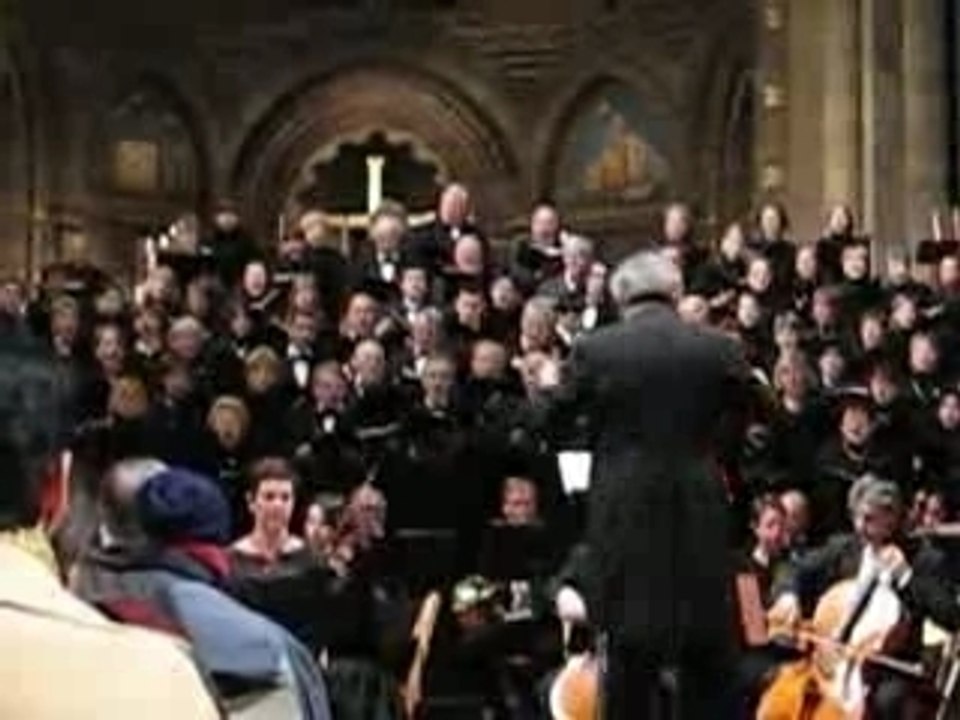 MVI_3197concert cathédrale Mozart