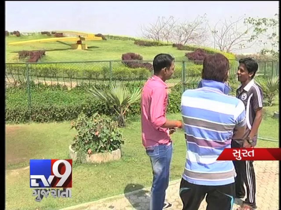 Watch Surat's giant Garden clock's poor condition - Tv9 Gujarati