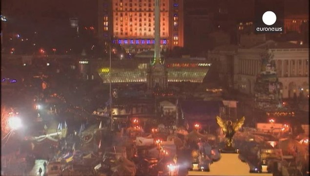 Ukraine: protesters outside US embassy in Kyiv call for help