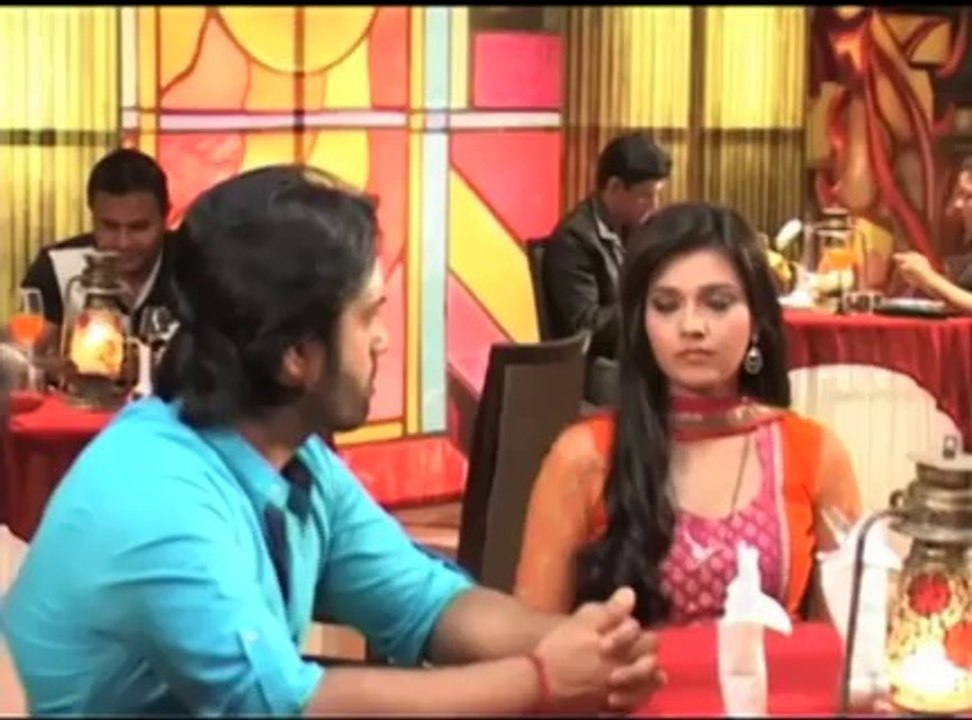 Do Dil Bandhey Ek Dori Se : Shivani - Raghu on a dinner date