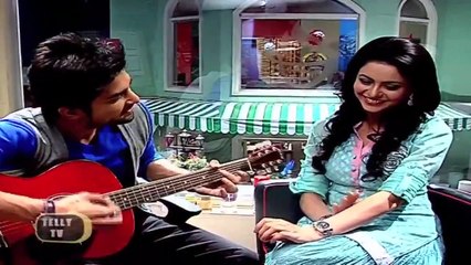 Rohan teachers guitar to Muskaan (Aamna Shariff)