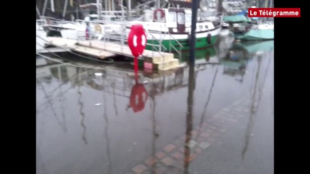 Morlaix. Débordements au port, quai de Léon et place des Otages