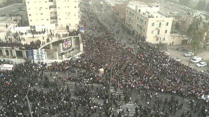 Judeus ultraortodoxos protestam contra serviço militar