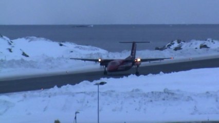 Air Greenland Dash 8-200 crazy wind landing