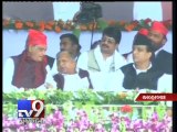 Modi, Mulayam Singh Yadav target each other in battleground rallies in UP -Tv9 Gujarati