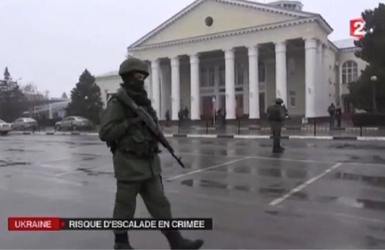 Zap télé: Crimée châtiment en Ukraine... Ayrault pas intimidé par Sarkozy...