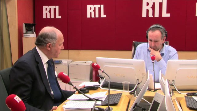 Laurent Fabius interrogé par les auditeurs de RTL
