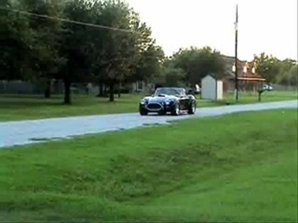 AC Cobra trop belle...accélération