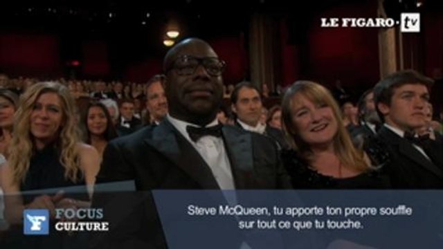 Très émue, Lupita Nyongo reçoit l'Oscar du meilleur second rôle