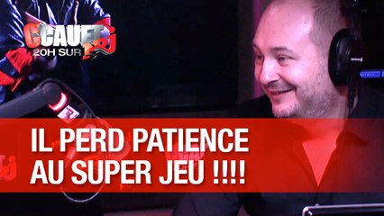 Un mec énervé qui ne comprend pas la vanne du super jeu !