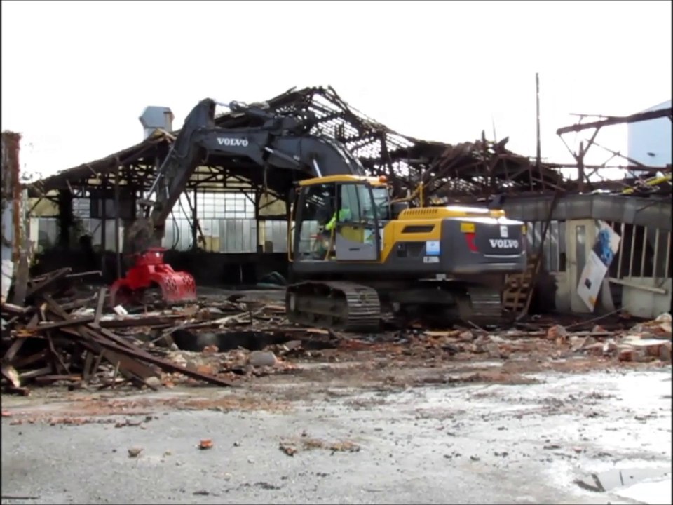 CHTBT Démolition garage près piscine