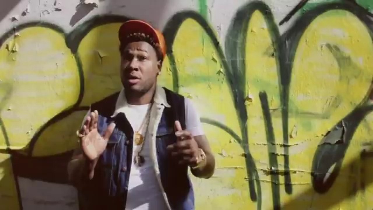 Travis Davon - Looking A   N gga Freestyle