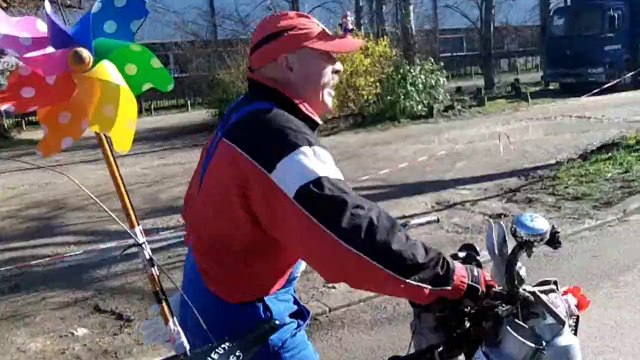 SEMI MARATHON DE PARIS 2014 avec MARIO ET SON PETIT VELO