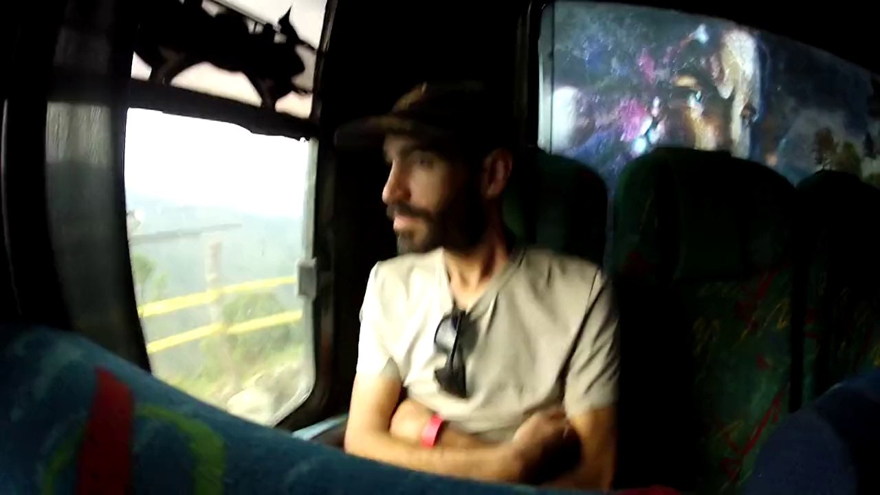 Le bus et la boue