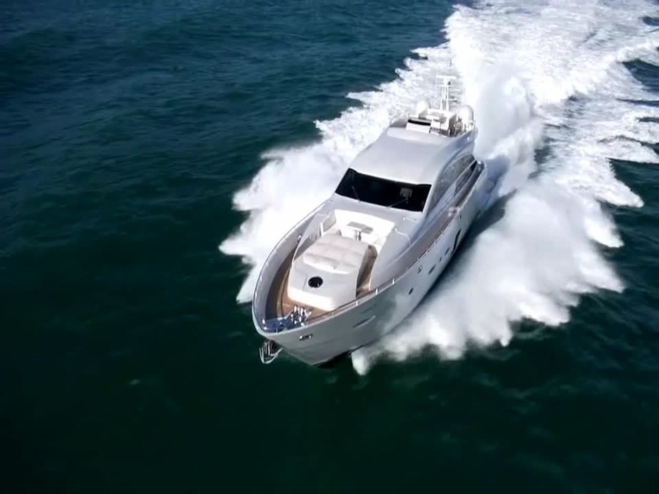 Pershing 92