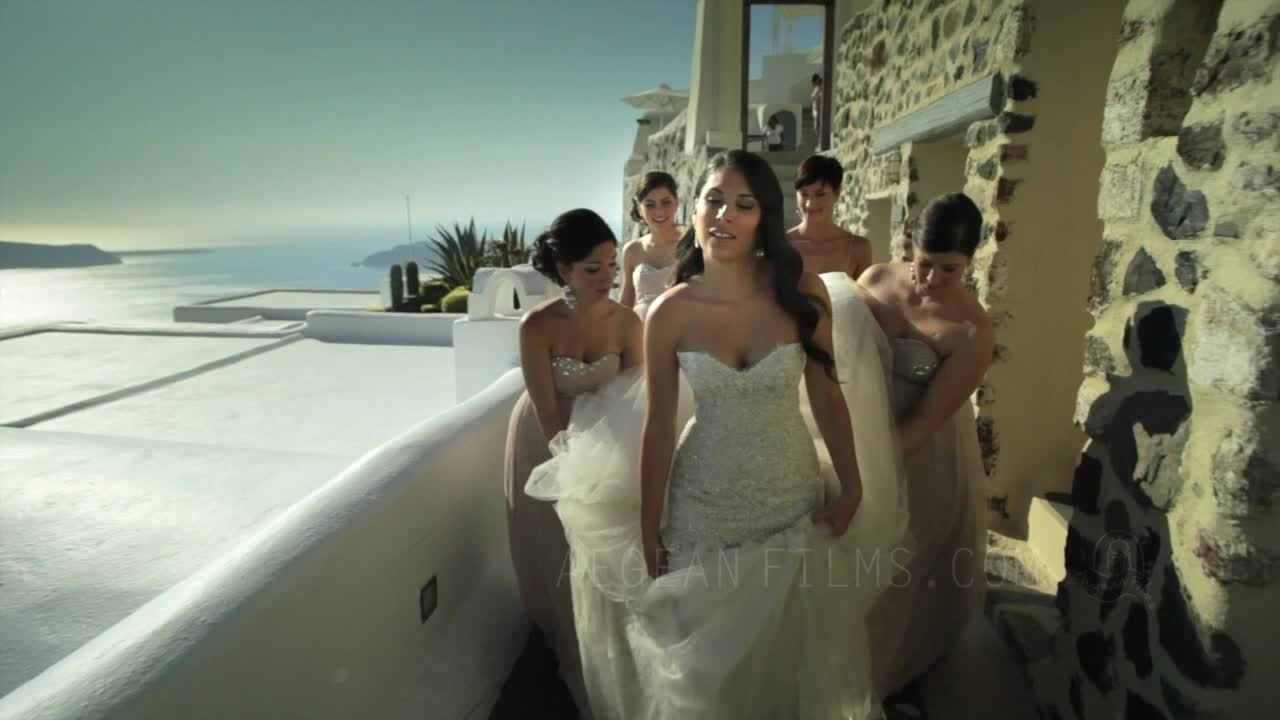 Real Wedding: Penelope and William in Santorini, Greece