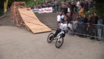 Policier chute en VTT à Montmartre