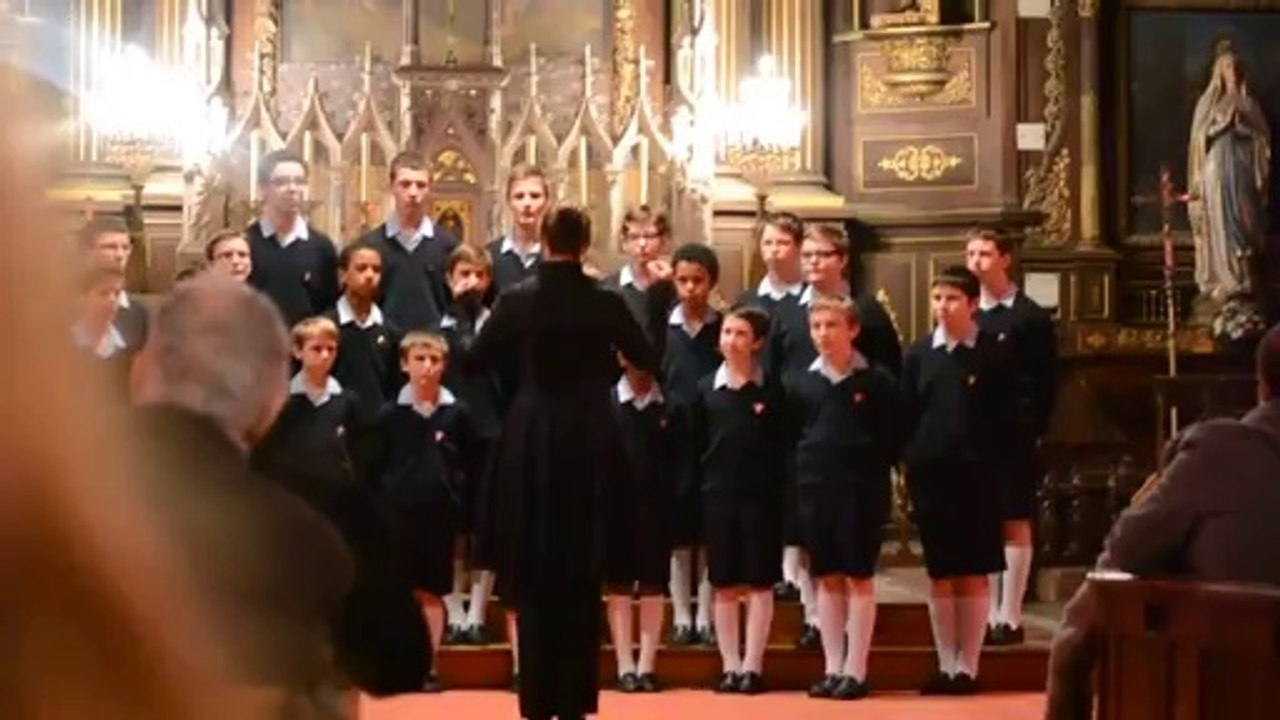 Petits Chanteurs à la Croix de Bois -  Name that tune. - à Illiers Combray le 1er mars 2014-