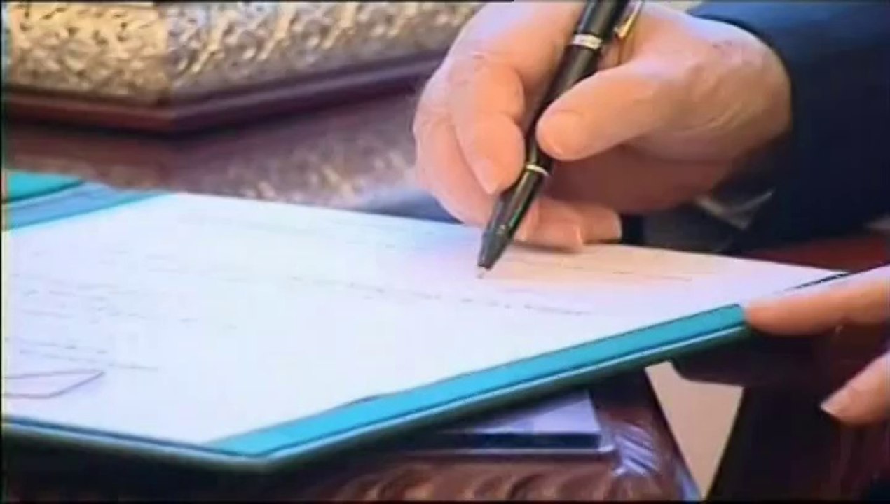 Bouteflika, affaibli mais souriant, candidat à la présidence algérienne pour la 4e fois