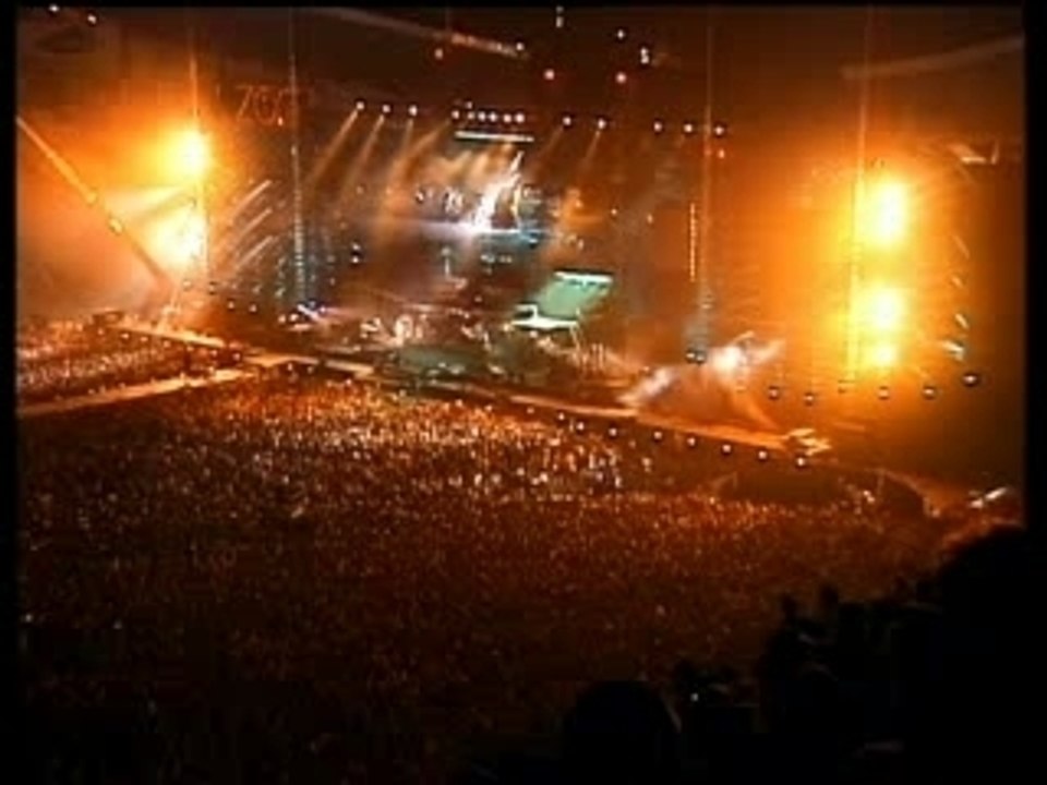 "Numb"  U2  (Live ZOO TV)