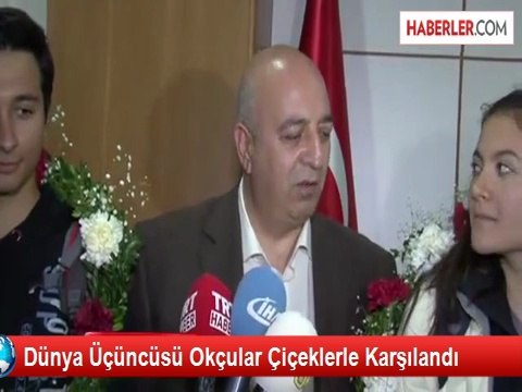 Dünya Üçüncüsü Okçular Çiçeklerle Karşılandı