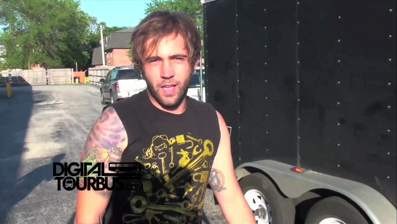 Just Surrender - BUS INVADERS Ep. 123