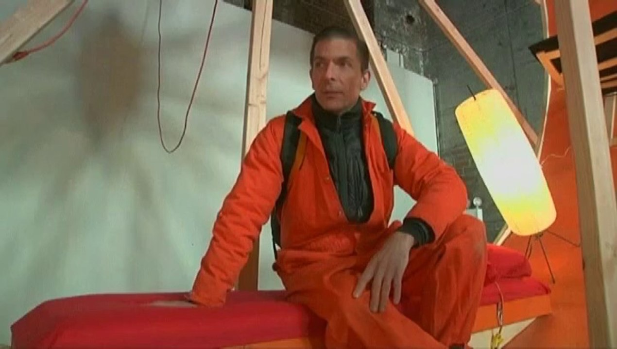 Deux artistes passent dix jours dans une roue géante de hamster