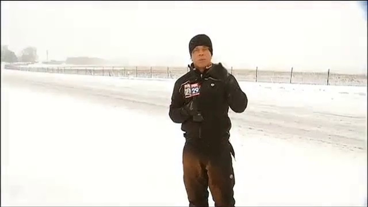 Un journaliste disparaît sous la neige... Merci le chasse neige! Hilarant