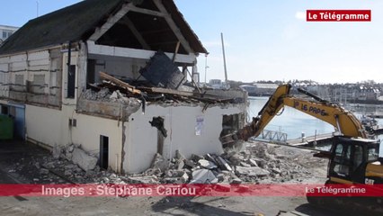 Port de Concarneau. La fin de "La Chapelle"