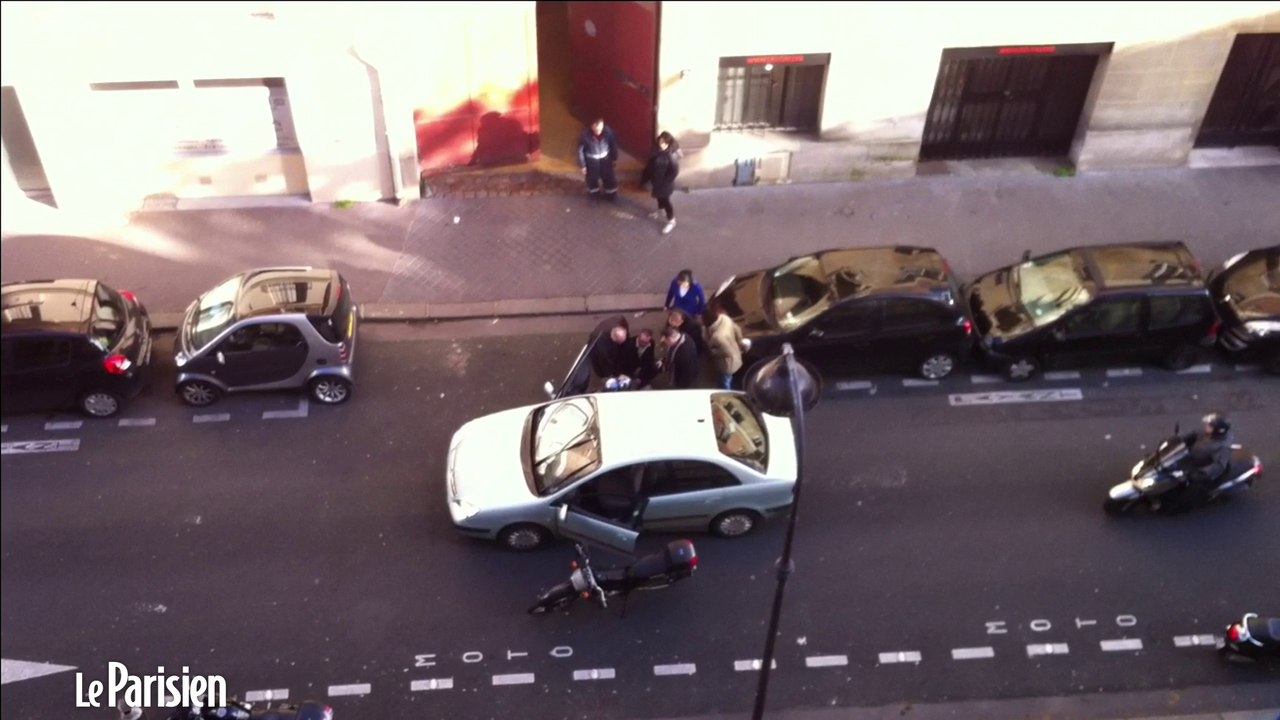 Tải video: Paris : un retraité frappé par un policier lors d'un contrôle