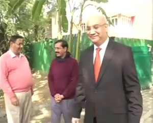 Kejriwal arrives in Gujarat to verify Modi’s development claims